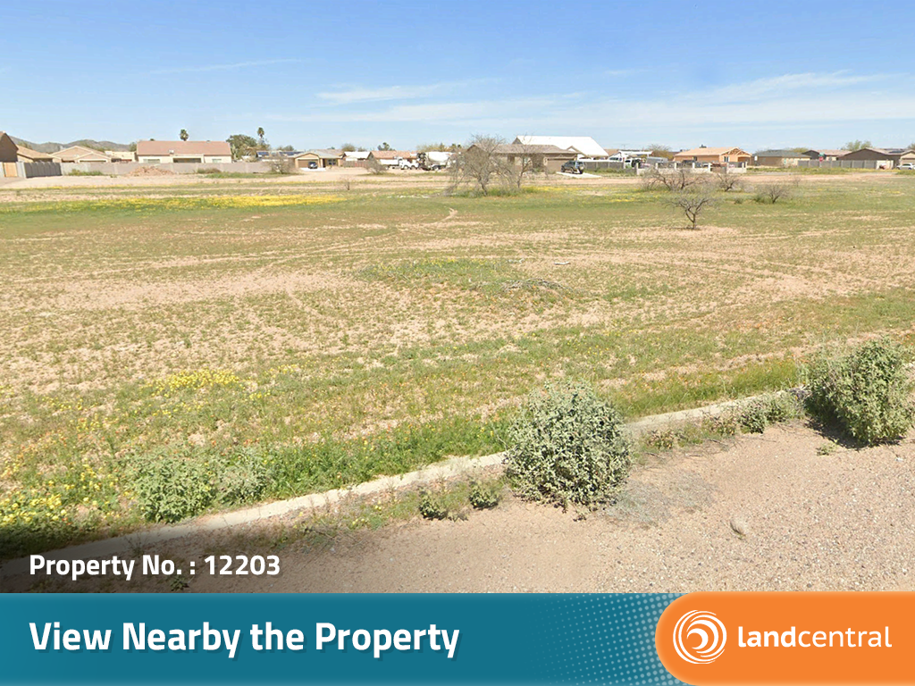 Charming Lot Surrounded by Desert Beauty4