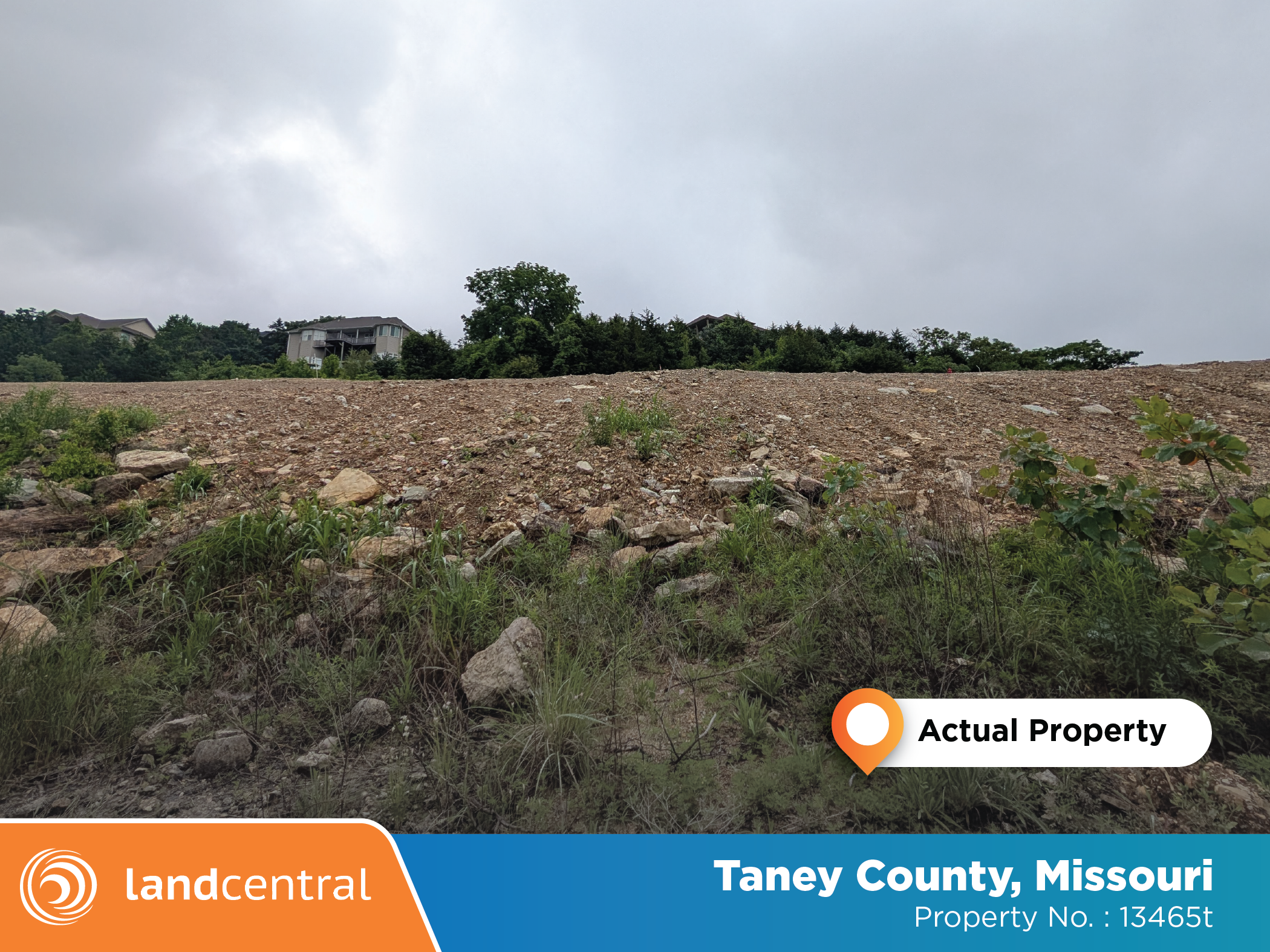 Half an acre backed up to Table Rock Lake5