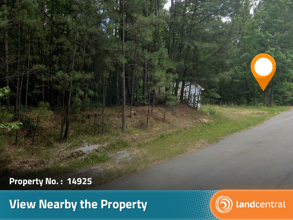 Nearly an acre at the end of a charming road near the lake10