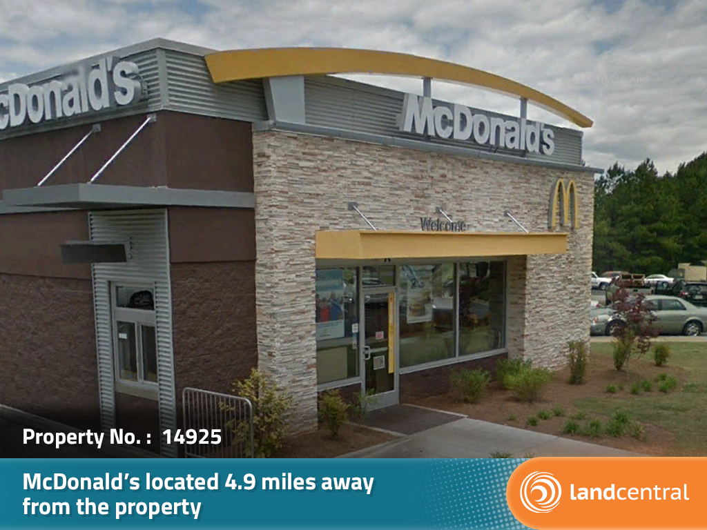 Nearly an acre at the end of a charming road near the lake11