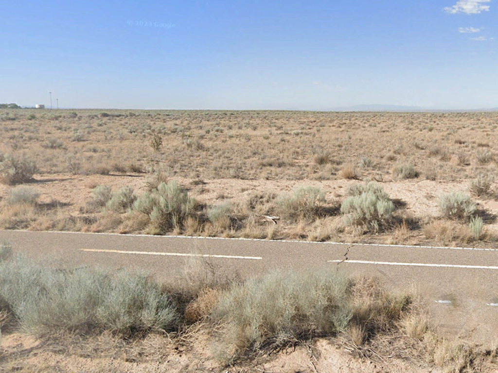 Great property on a quiet lot near town and the middle school