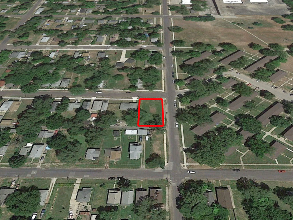 Corner Lot in Established Neighborhood in Peoria1