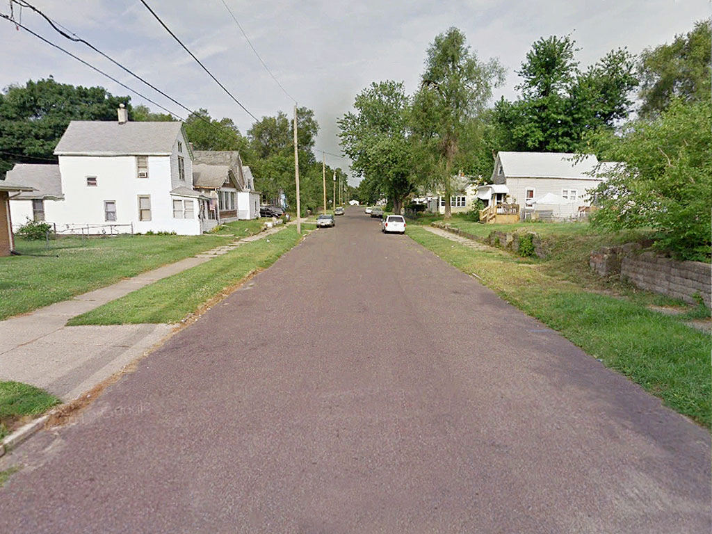 Corner Lot in Established Neighborhood in Peoria1