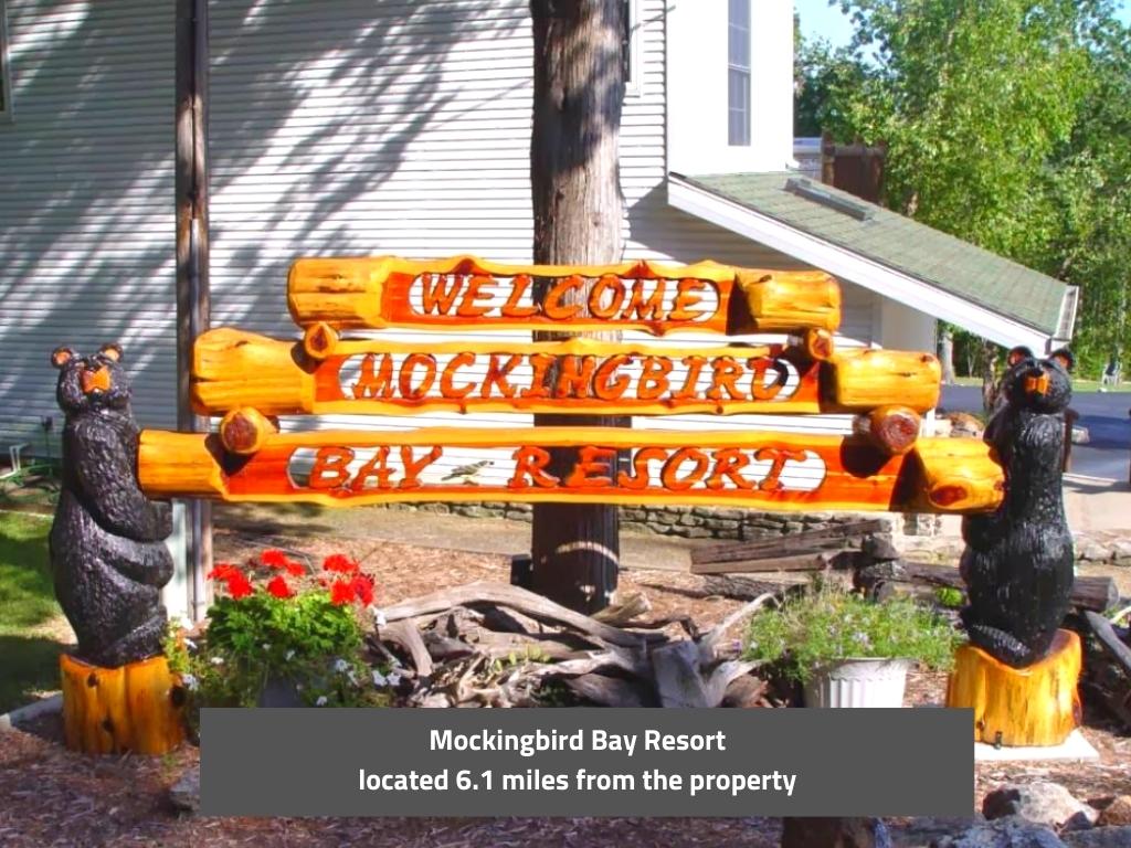 Beautifully wooded property minutes from a lake5