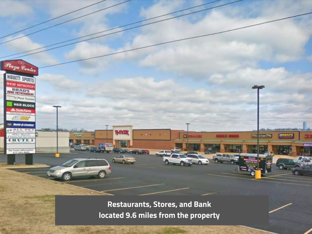 Beautifully wooded property minutes from a lake6