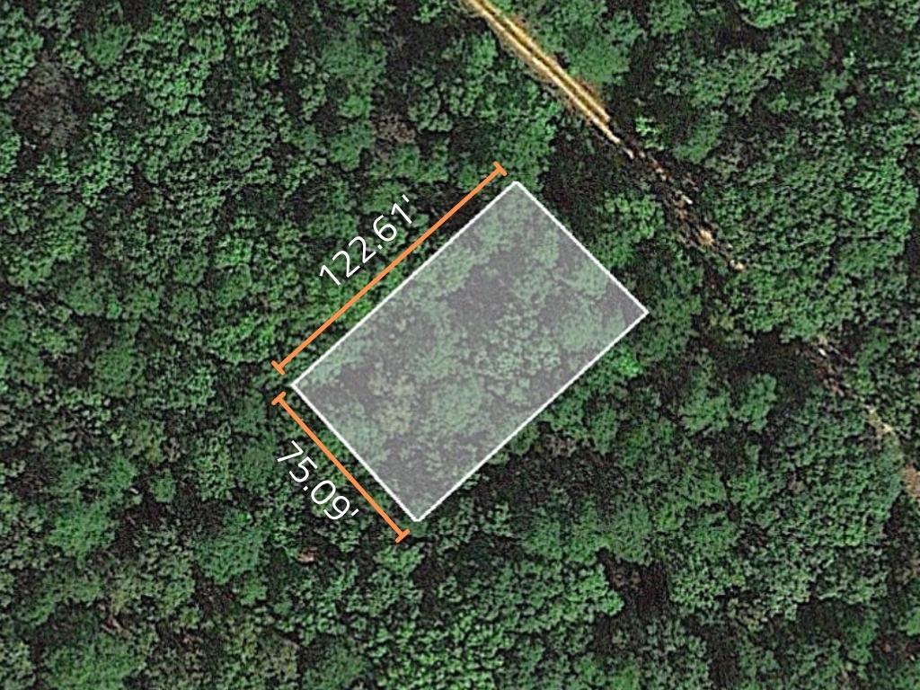 Wonderful property close to shops, restaurants, and lake1