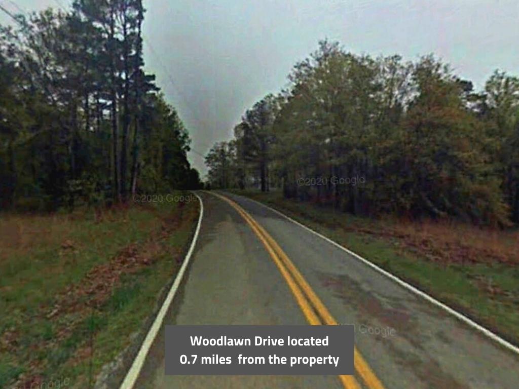 Wonderful property close to shops, restaurants, and lake1