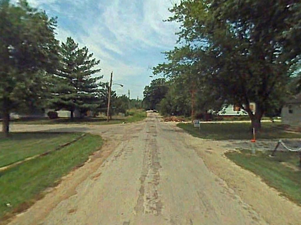 Beautiful property with trees along the edges for built in privacy1