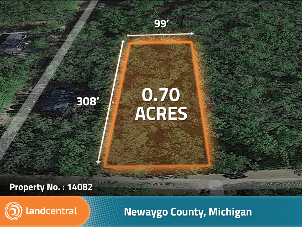 Large property for the neighborhood with a lake nearby1
