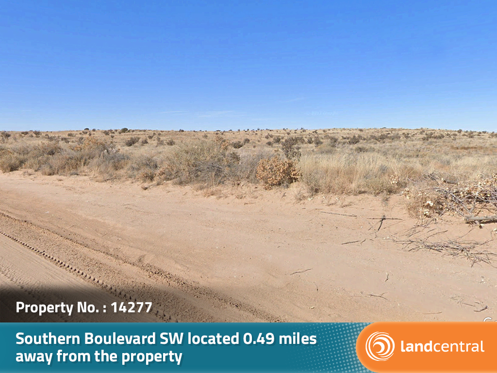 Half acre property on the outskirts of town with plenty of privacy1